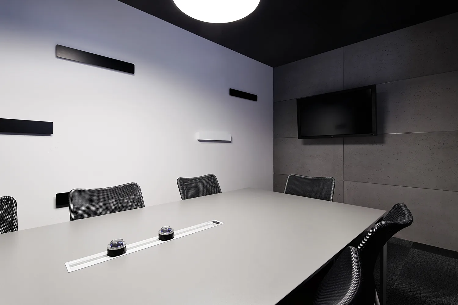 Beton architektoniczny — biuro Biuro CITY / Kraków