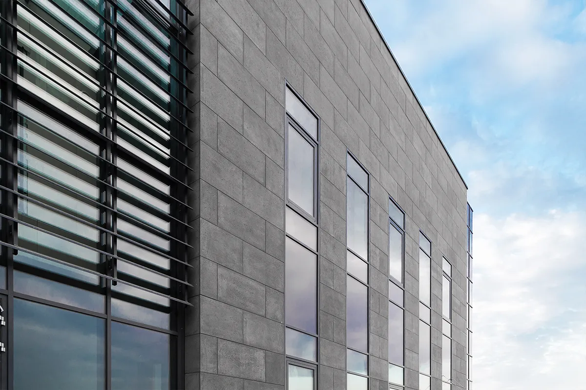 Celon Pharma / Kiełpin — beton architektoniczny ConcreAte