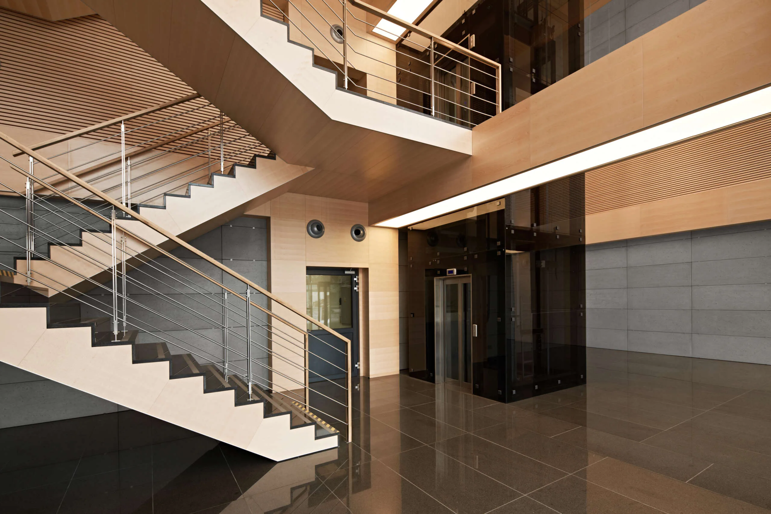 Beton architektoniczny — przestrzenie komercyjne DTW / Kraków