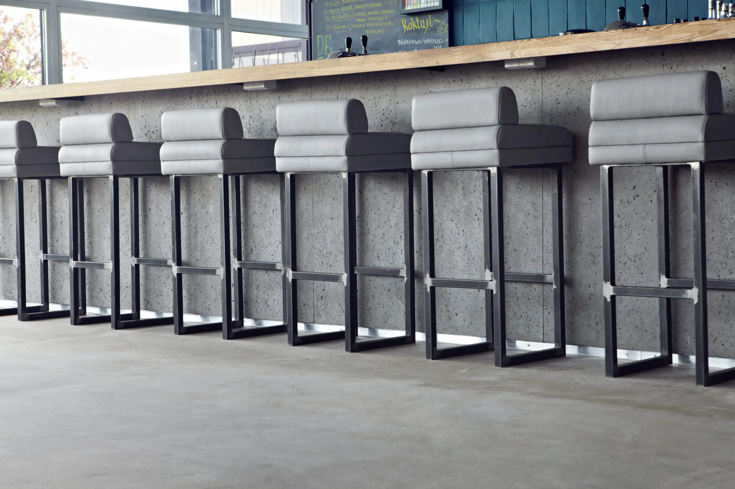 Beton dekoracyjny ConcreAte — realizacja Forum Przestrzenie / Kraków