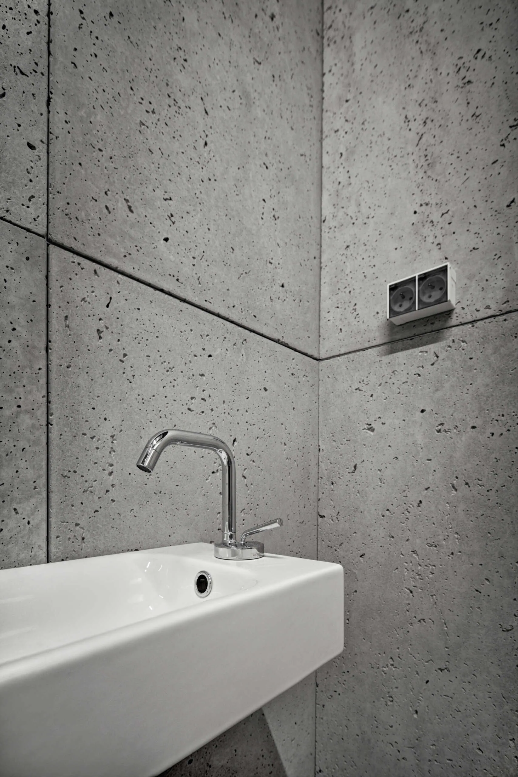 Beton architektoniczny — hol Ludwinów Loft / Kraków