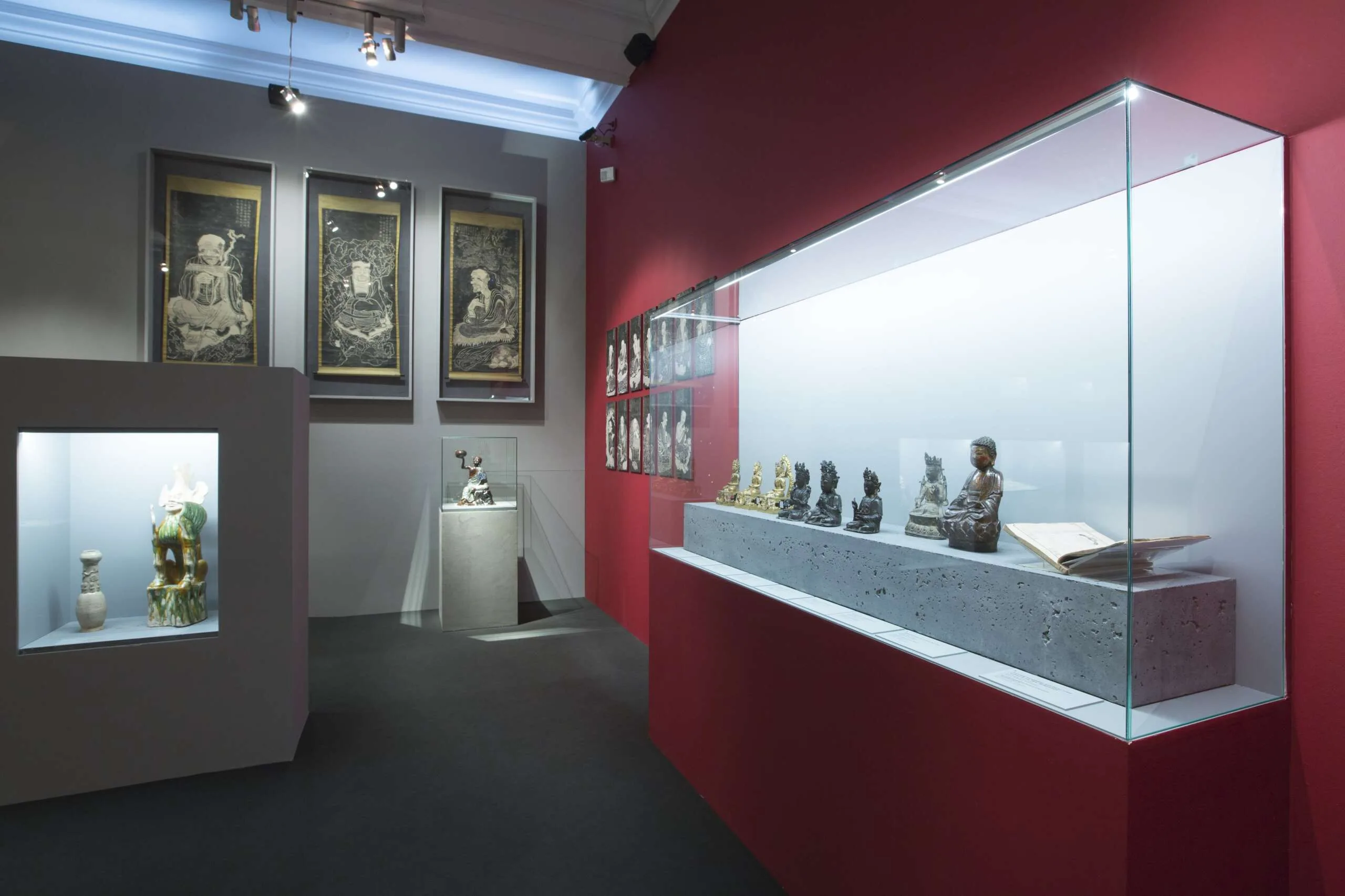 Beton dekoracyjny ConcreAte — realizacja Muzeum Narodowe: W przestrzeni Smoka / Kraków