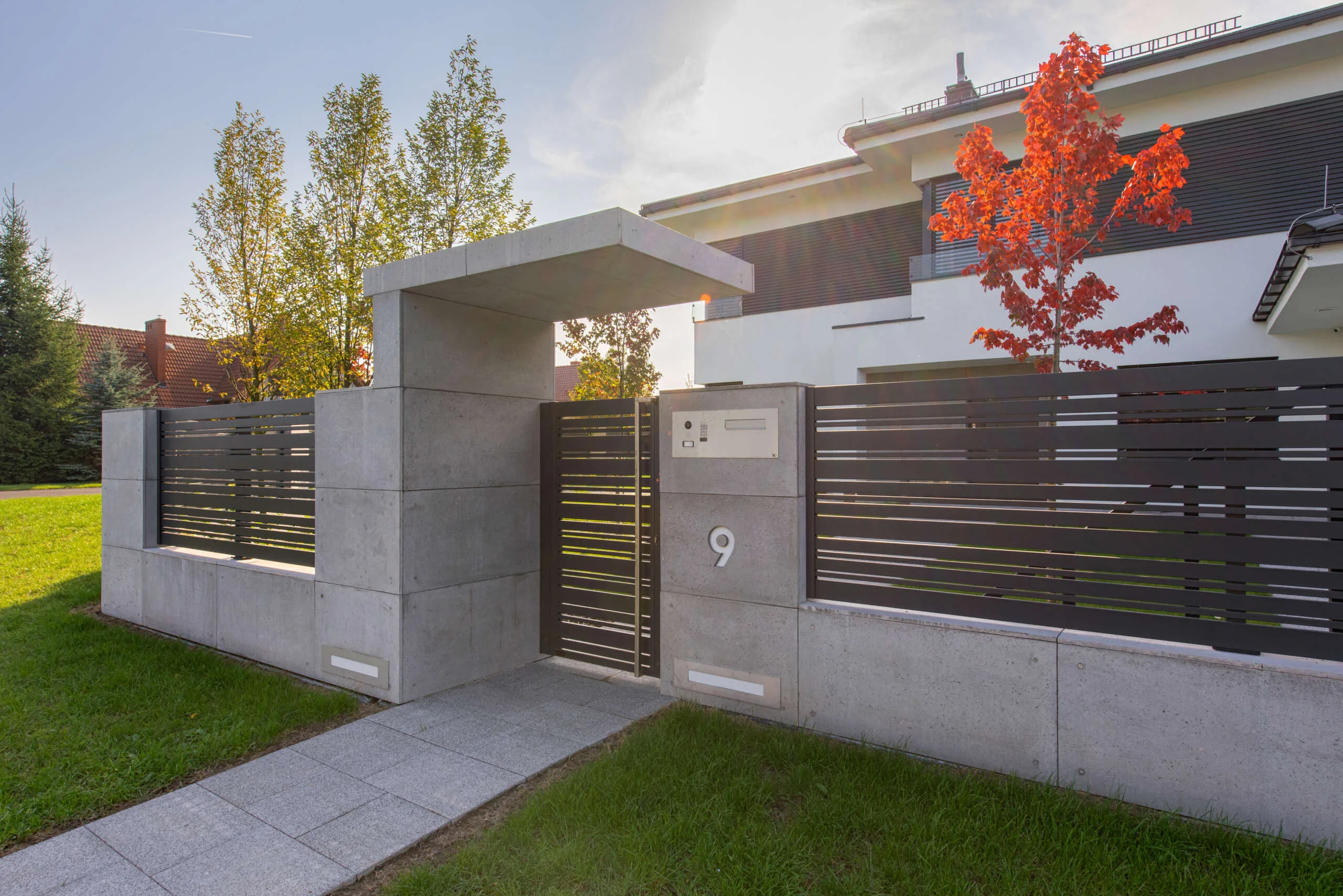 Ogrodzenie / Bolesławiec — beton architektoniczny ConcreAte