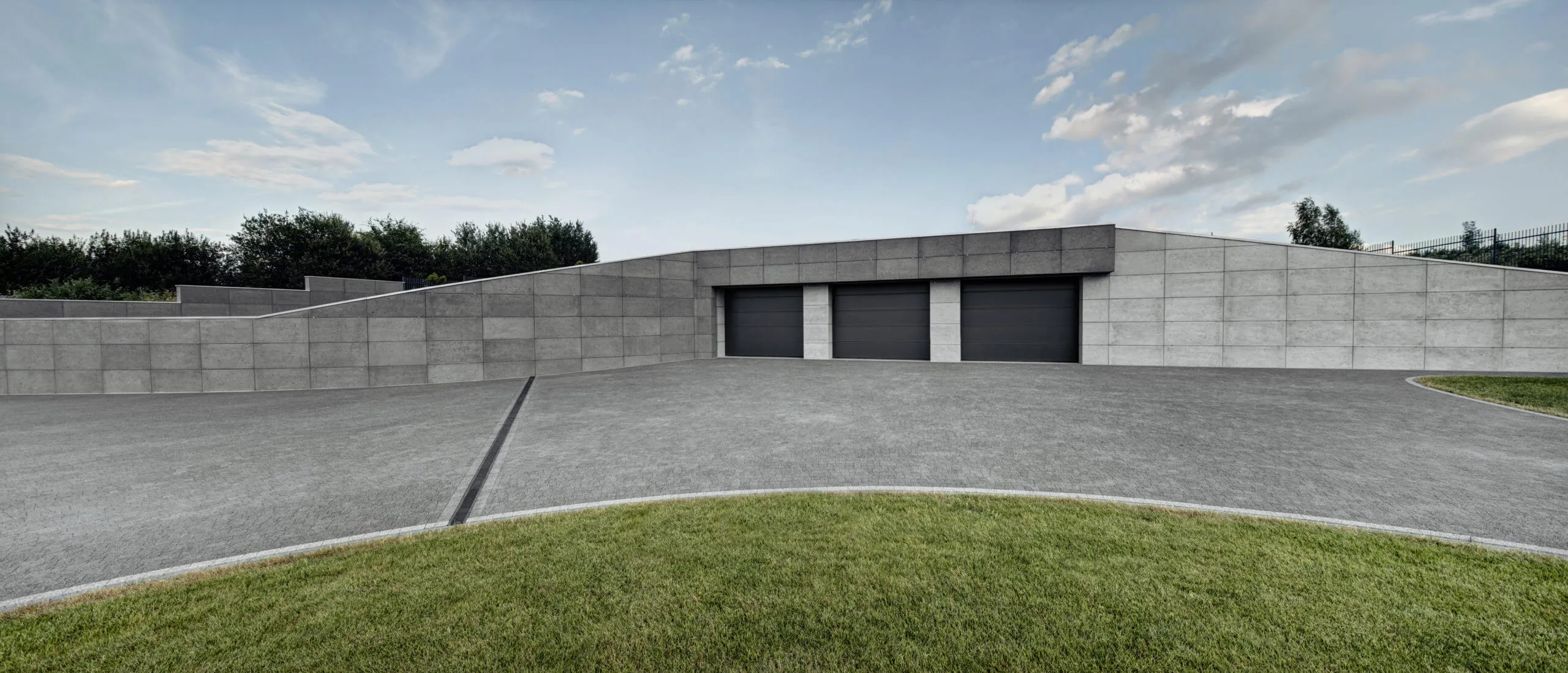 Beton architektoniczny — elewacja Ogrodzenie / Kalwaria Zebrzydowska