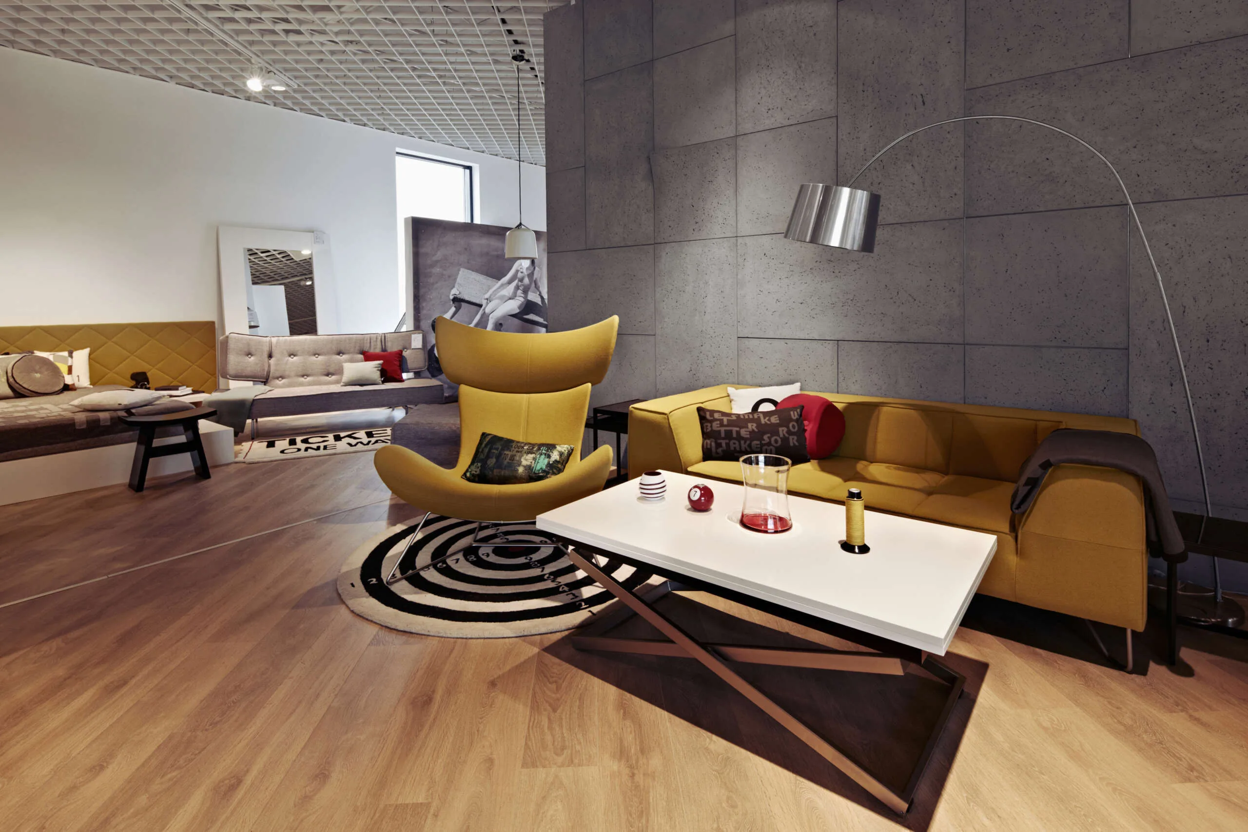 Beton dekoracyjny ConcreAte — realizacja Salon BoConcept / Katowice